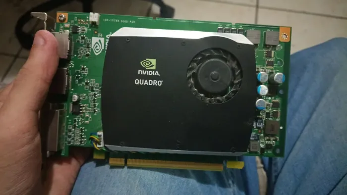 Placa de vídeo nvidea quadro fx580