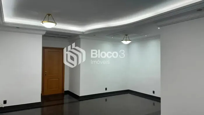 Imóvel para aluguel possui 128 metros quadrados com 3 quartos em Tatuapé - São Paulo - SP