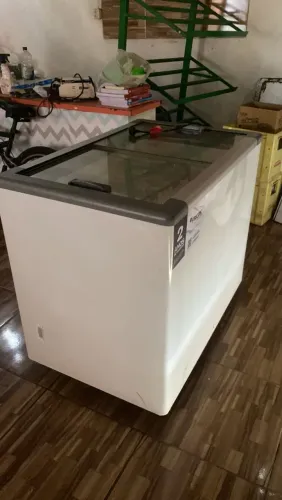 Freezer semi nova