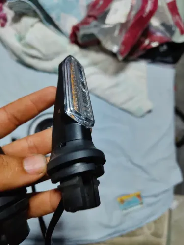 Piscas sequênciais e farol projetor com drl 
