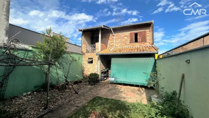 Sobrado Loft, estilo rustico, amplo espaço livre de quintal com jardim, 2 vagas