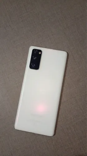 Celular S20 FE