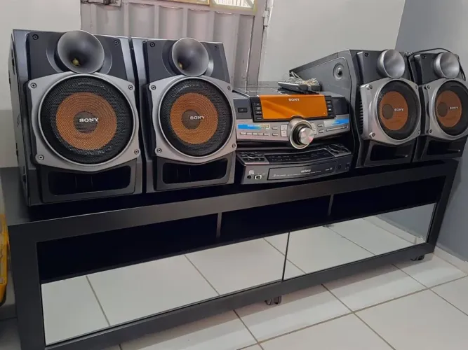 Som Sony completo com 4 caixas - para conserto - R$ 800