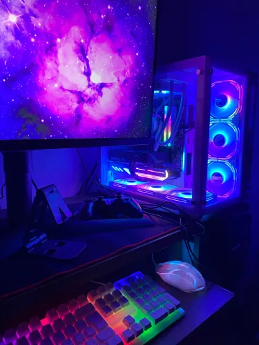 PC Gamer High End Ryzen 7 5800X3D RTX 4060 Ti 32GB RAM RGB Monitor 240Hz