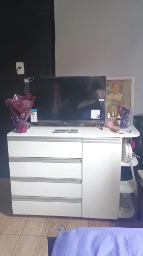 Vende se cômoda para quarto semi nova