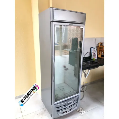 Envelopamento de geladeira e cervejeira