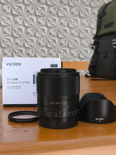 Lente 23mm f1.4 viltrox/Sony e-mount + filtro UV 