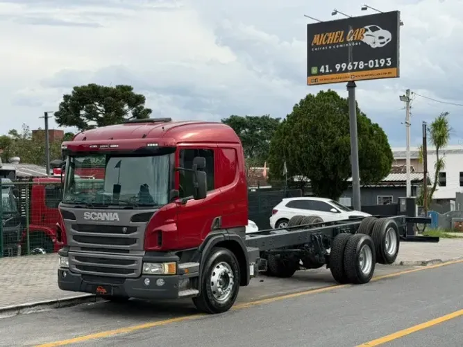 Scania P-250 2012 Vermelho baixo km