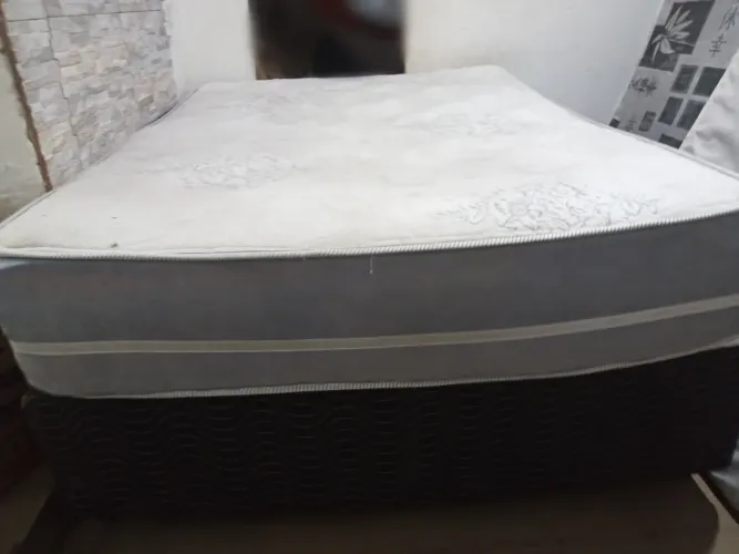 Cama box de casal base e colchão de molas ensacadas