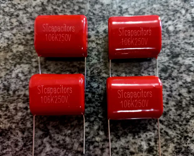 Capacitor de poliester (ler descrição).