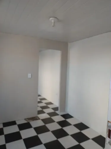 Casa com água e luz inclusos. R$ 1.300,00