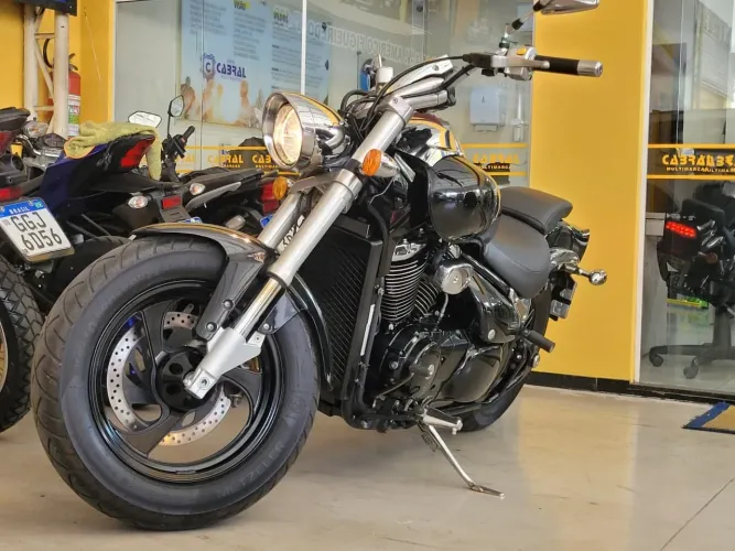 Suzuki BOULEVARD M800