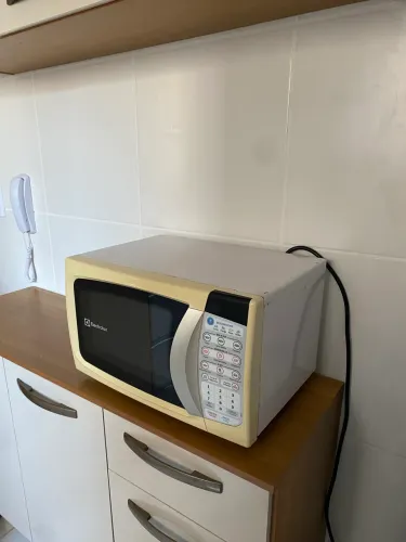 MICRO-ONDAS ELECTROLUX 110V - FUNCIONANDO 100% - R$ 280