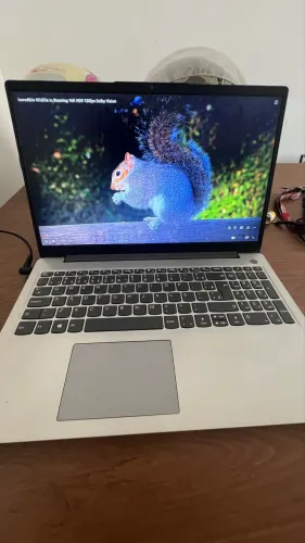 Lenovo IdeaPad 3 - Ryzen 5 5500U 8GB SSD 238GB