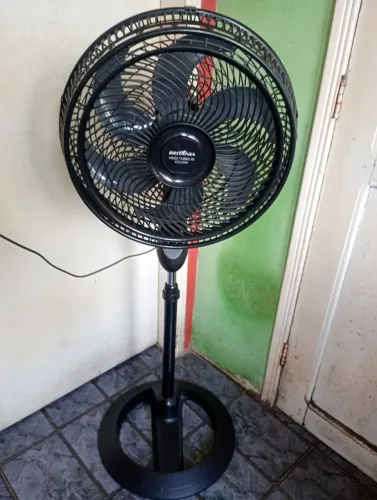 Ventilador de pé Britânia 