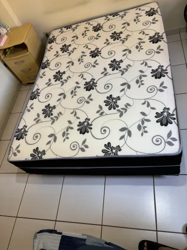 Vendo box de cama casal