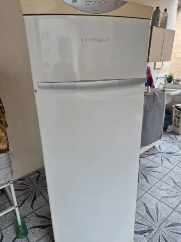 Geladeira clean frost free 342L