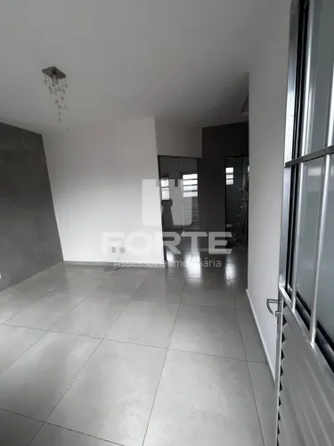 EXCELENTE CASA DE VILLAGIO PARA LOCAÇÃO NO VILA BELA FLOR