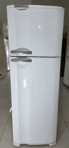 Geladeira Electrolux FrostFree 346L