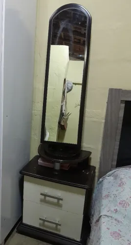 Espelho com gavetas