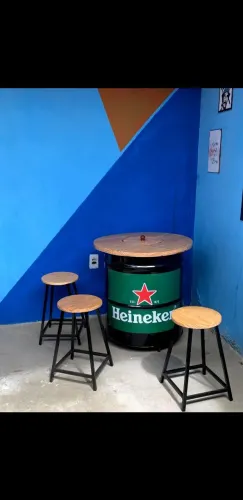 Tambor Heineken com 3 bancos