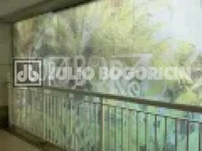 Apartamento : Padrão / Apartamento totalmente reformado, porteira fechada, em condomínio e