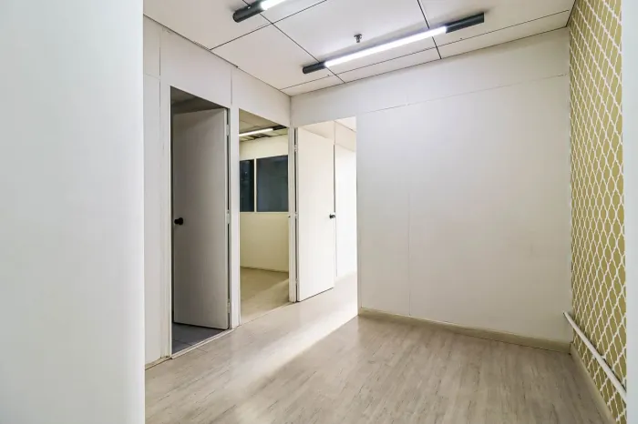Sala comercial na Avenida Doutor Guilherme Dumont Vilares, 1210 37 m²