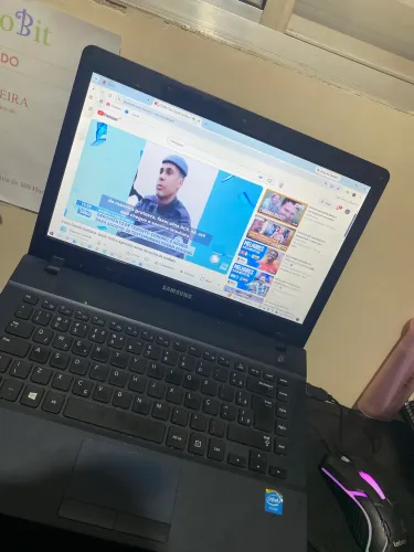 Notebook SANSUNG 4gb de ram 112 de memória