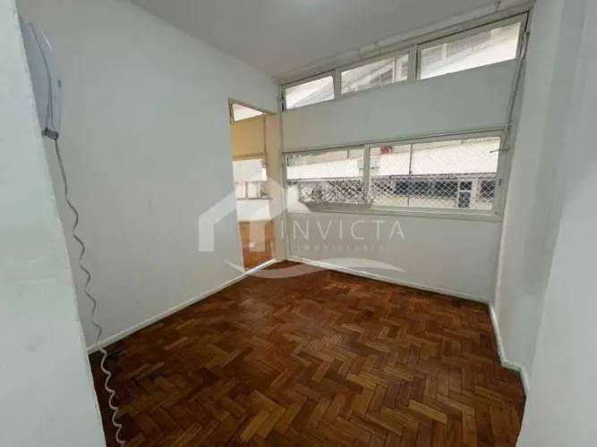 OPORTUNIDADE DE QUARTO E SALA AO LADO DO METRO DA GLÓRIA!!
