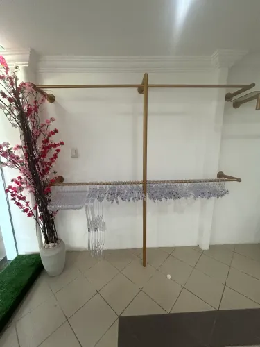 VENDE-SE ARARA DUPLA PISO/ PAREDE DOURADA 2 M