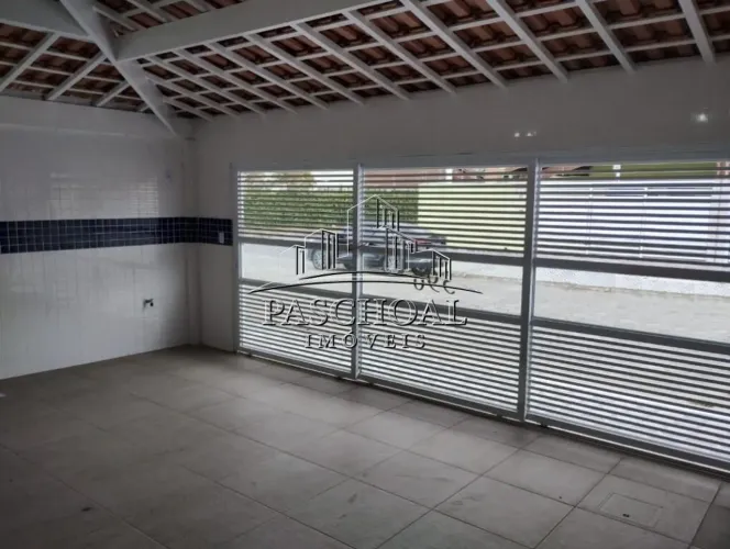 Casa à Venda em Real, Praia Grande - SP