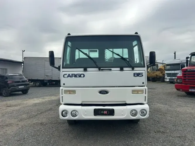 Ford cargo 815 carroceria