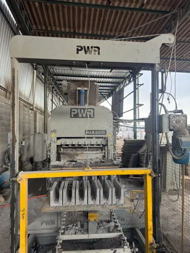 Vende-se máquina de Blocos de concreto