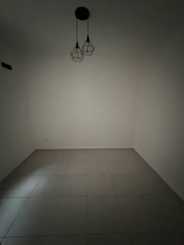 ALUGO APARTAMENTO TÉRREO COM PLANEJADOS E ÁREA PRIVATIVA