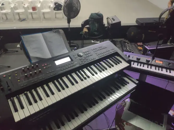 Teclado Yamaha MOX