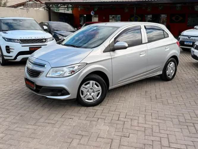 Chevrolet Onix Hatch LT 1.0 8V Flex Power Mec. 4P 2014