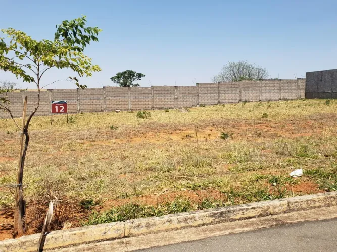 LOTE NO CONDOMÍNIO VILA SUÍÇA - CIDADE OCIDENTAL-GO.