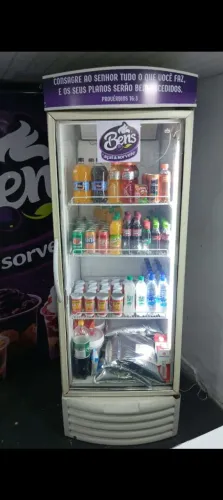 Geladeira expositora 220v funcionando perfeitamente valor 2.100 retirar no sacramento SG