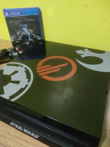 VENDO PS4 PRO 4K (Edição Exclusiva Star Wars) 