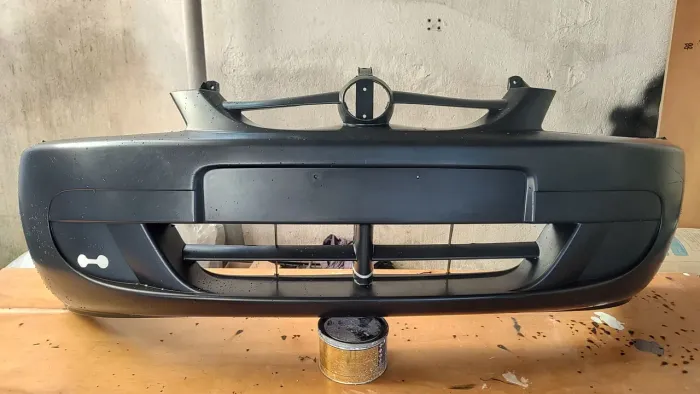 Parachoque dianteiro celta novo em ótimo estado 