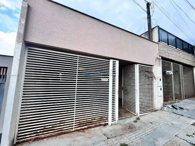 Casa Zona Leste - 3 Quartos