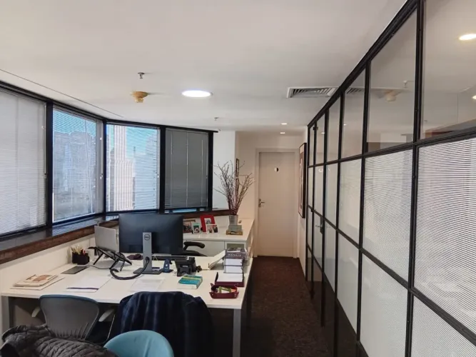 Sala comercial na Rua Iguatemi, 192 - Conjunto 113  98 m²