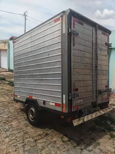 CARRETA BAÚ/ REBOQUE
