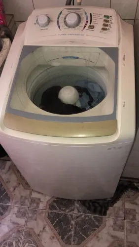 Vendo essa makina de lavar roupa presso acessível