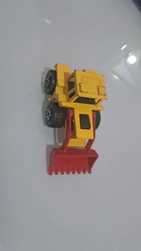 Rara miniatura Matchbox Tractor Shovel amarela com caçamba vermelha