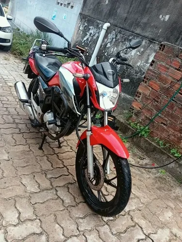 TROCO POR CARRO OU OUTRA MOTO