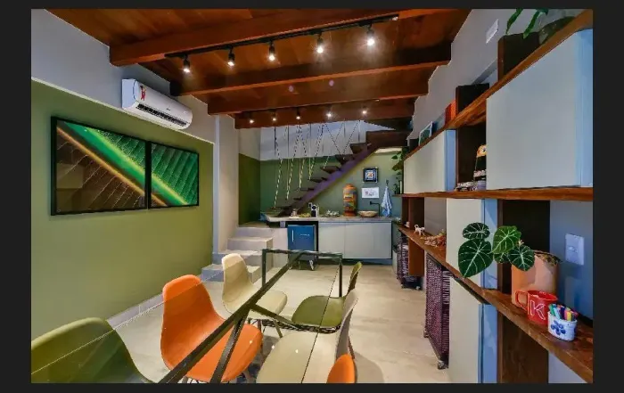 SALA/LOJA DUPLEX TÉRREA E MOBILIADA PARA LOCAÇÃO LOCALIZADA NO ALTIPLEX BUSINESS NO ALTIPL