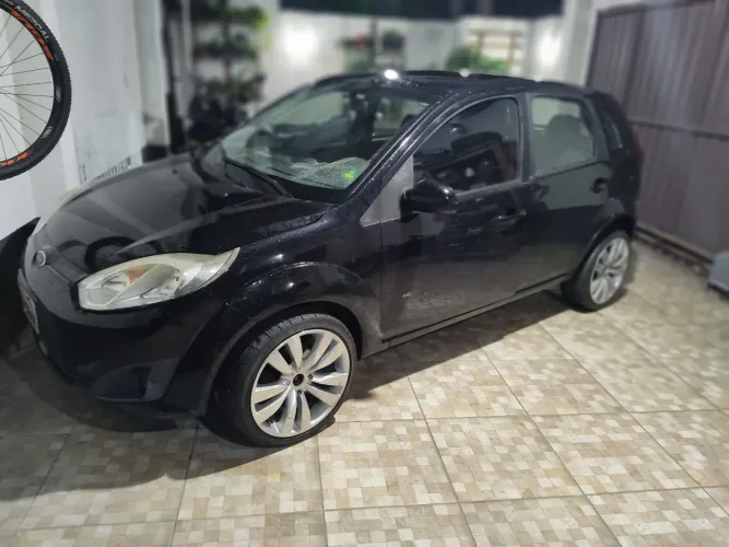 Ford Fiesta SE 1.6 8V Flex 5P 2014