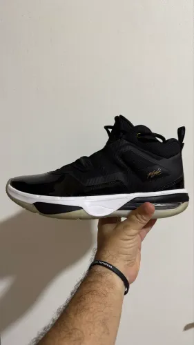 Basqueteira Nike Jordan Stay Loyal 3