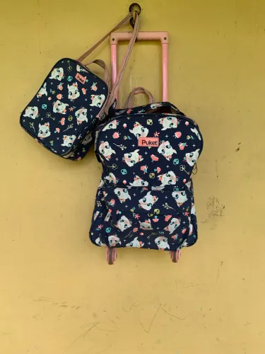 Kit mochila com rodinhas e lancheira infantil 